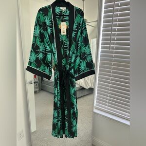 NWT Size 2X Target x Fe Noel robe /wrap